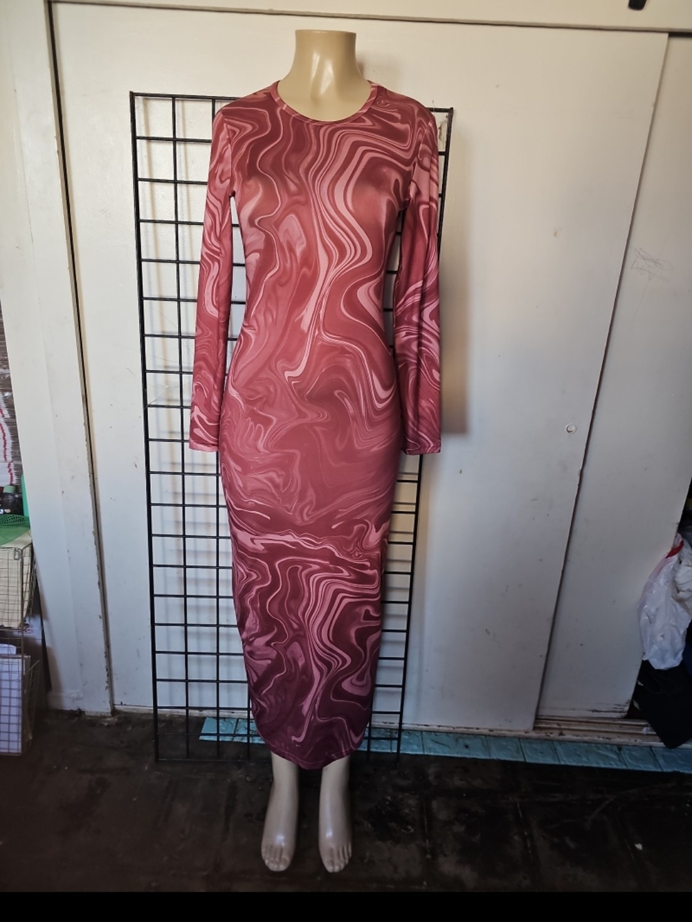 SL Fashions Marble-Print Maxi Dress in Mauve Pink